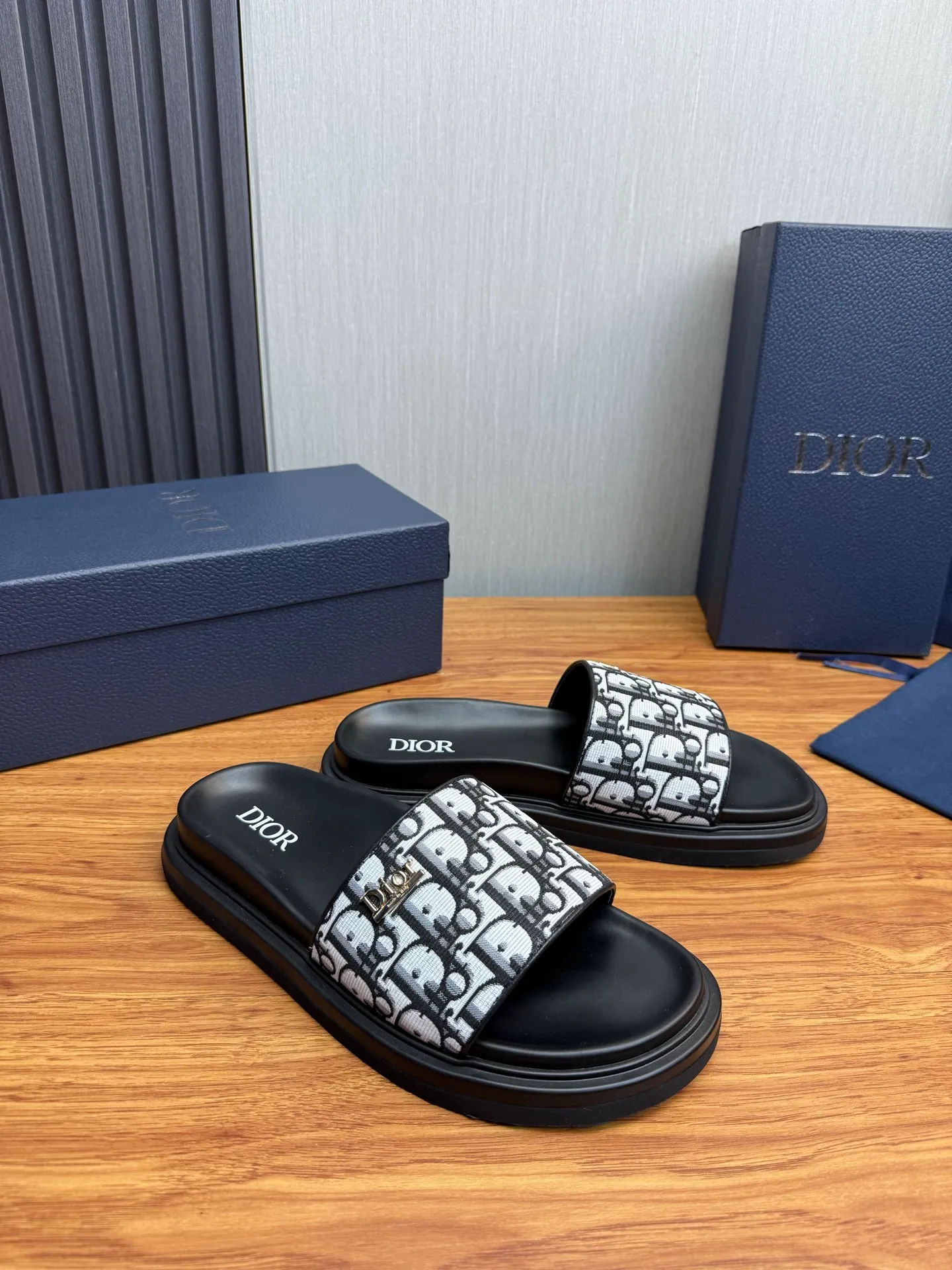 Men's shoes 260💰 Dior. Men's slippers🩴Official website 1:1 production 38-45 size 45 46 🉑️Customized original material shipped✅